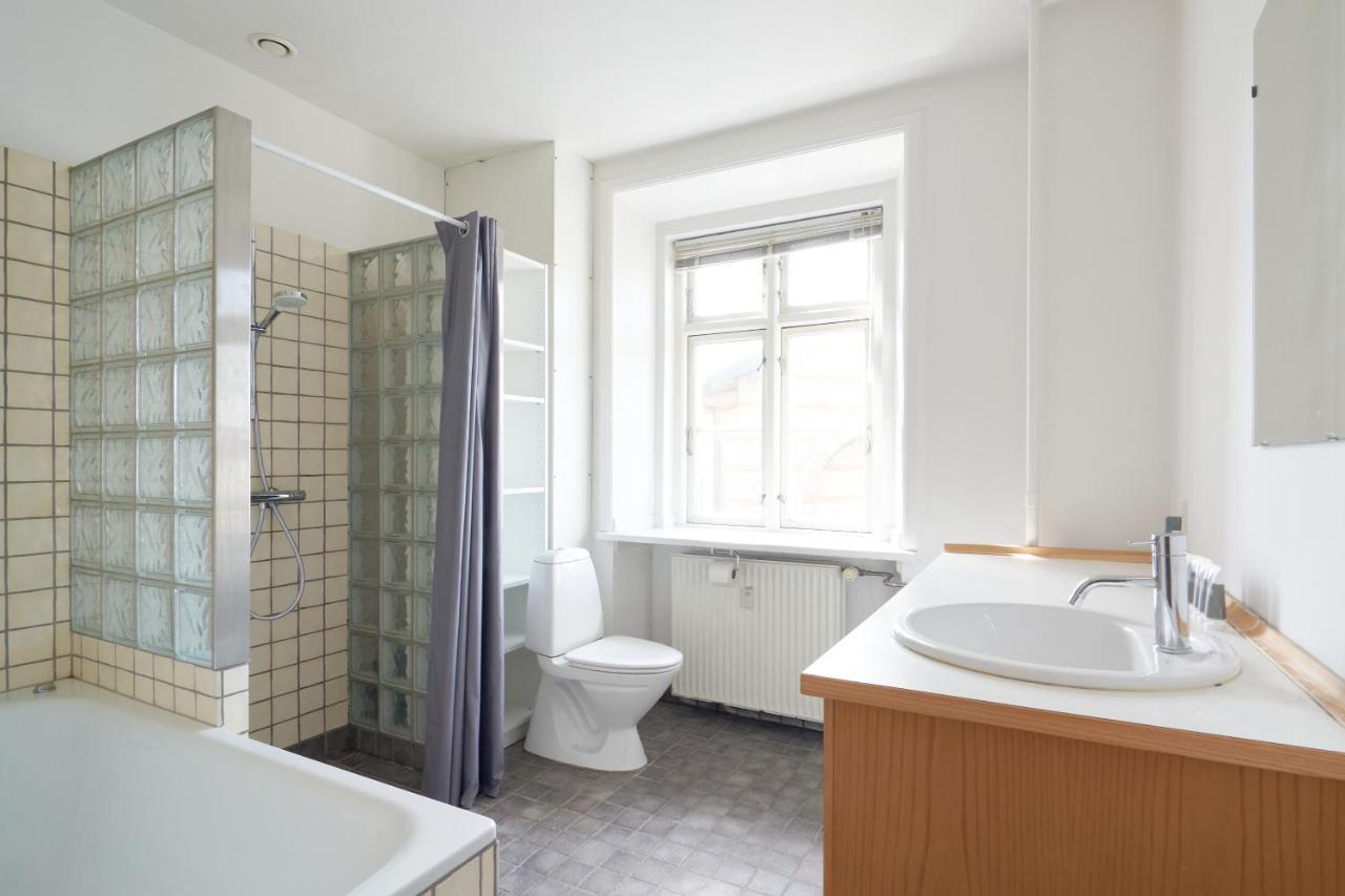 Famous Lakes Apt - City Central Kopenhagen Bagian luar foto